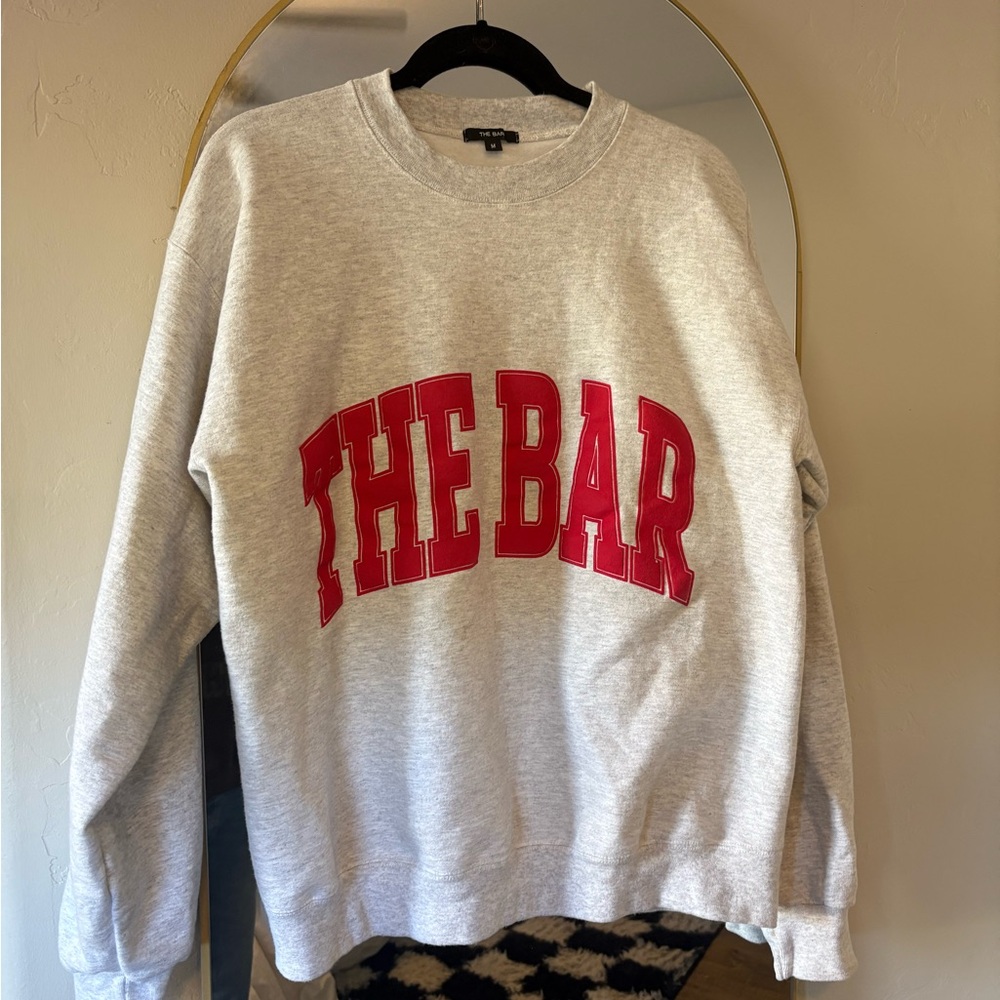 The Bar VARSITY SWEATSHIRT LT HEATHER GREY/BIG APPLE RED - Picture 3 of 6